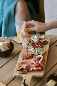 planche de charcuterie - nola beauté